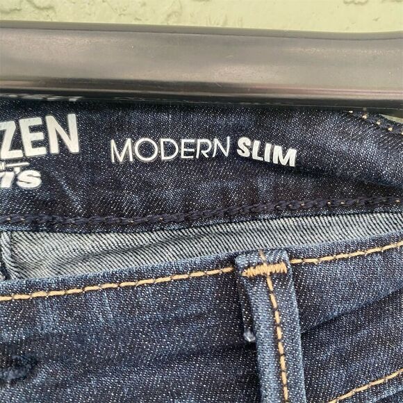Denizen from Levi's Women's Modern Slim Jeans Blue Dark Wash Size 33x30 - Picture 9 of 11